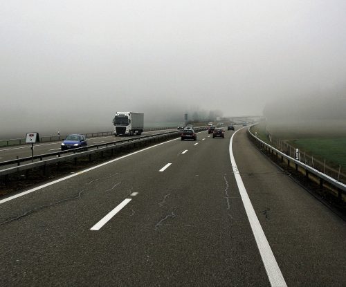 autostrada i mgła