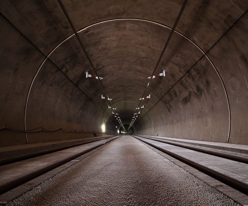 tunel dla pociągów