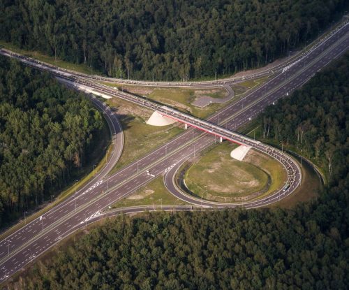 autostrada z wiaduktem