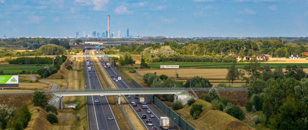 Jest komplet dokumentów pozwalających na rozbudowę autostrady A2 z Łodzi do Warszawy - poinformowano na piątkowej konferencji prasowej.