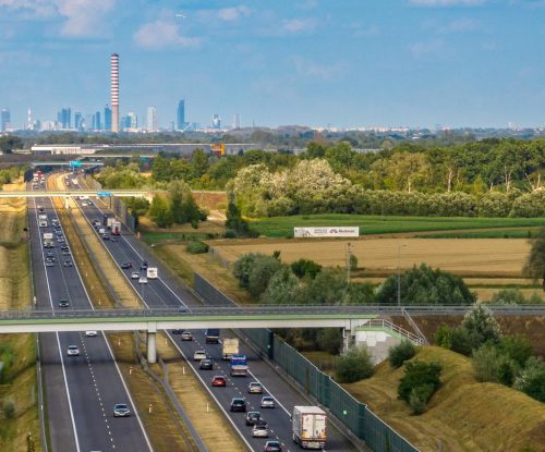 Jest komplet dokumentów pozwalających na rozbudowę autostrady A2 z Łodzi do Warszawy - poinformowano na piątkowej konferencji prasowej.