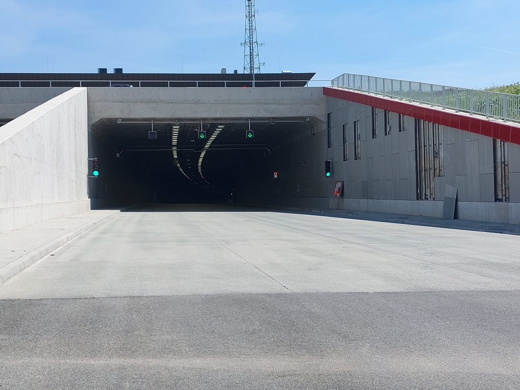 Rekordowy ruch w tunelach na S52 Północnej Obwodnicy Krakowa